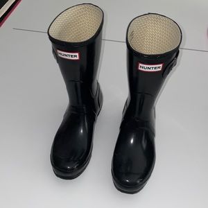 Hunter short rainboots-gently worn, US SIZE: 7M/8F